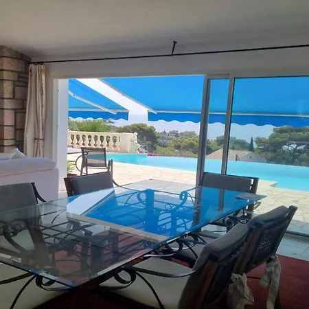 Βίλα Clajo 2461 *