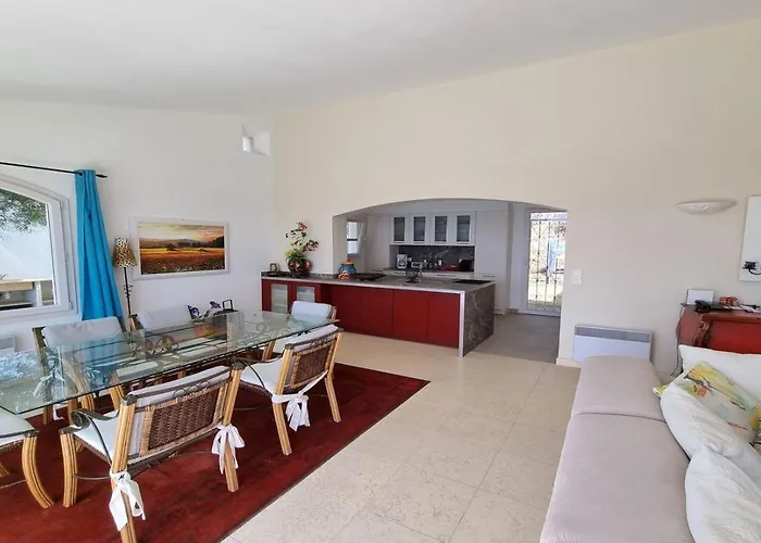 Clajo 2461 Villa